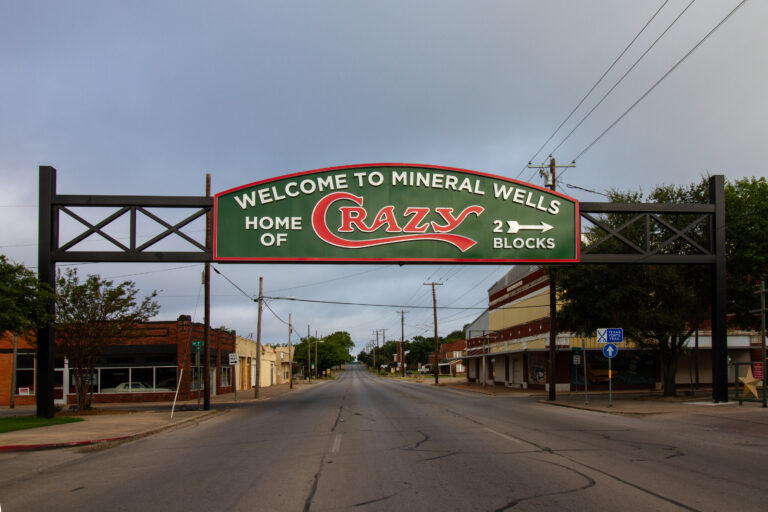 Legacy Signs of Texas Recreates Famous Mineral Wells ‘Crazy’ Sign